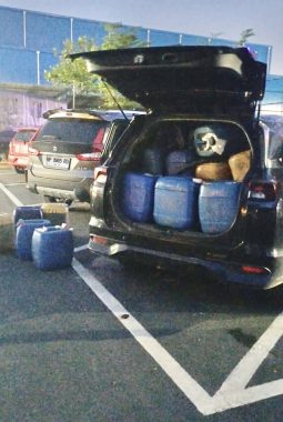 The Regional Police’s Water Police Directorate Arrests Illegal Subsidized Fuel Seller at a Roadside Stall